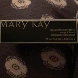 True dimensions lipstick